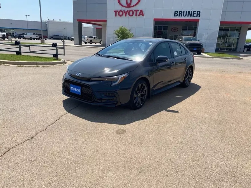 2025 Toyota Corolla SE photo 1