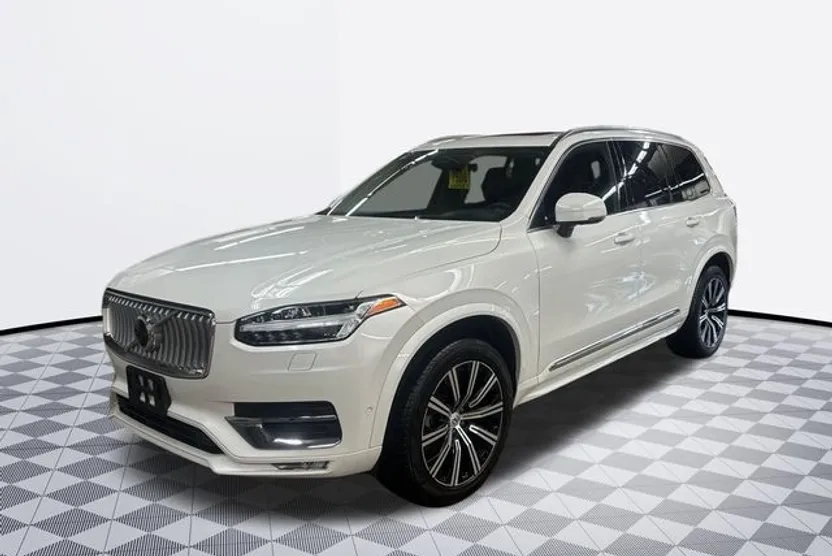 2025 Volvo XC90 B5 Plus photo 1
