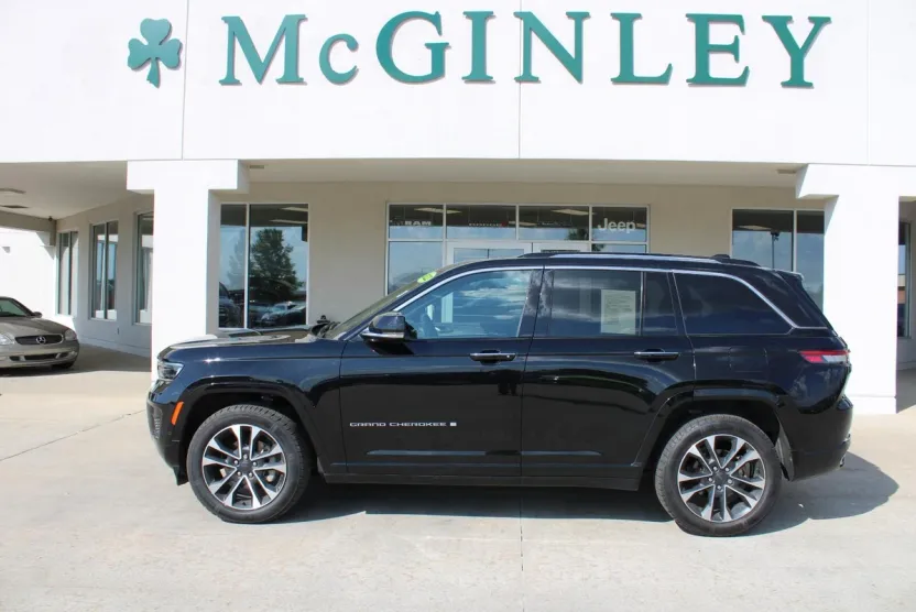 2022 Jeep Grand Cherokee Overland photo 1