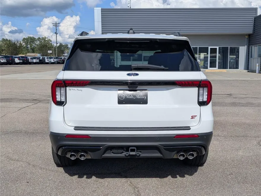 2025 Ford Explorer ST photo 1