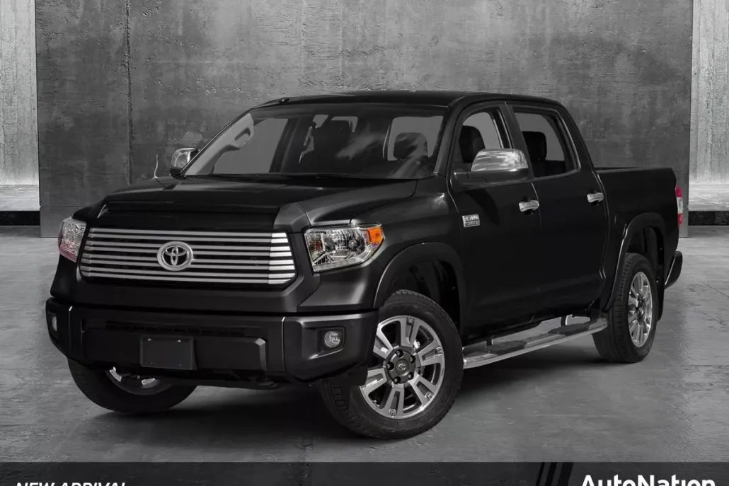 2017 Toyota Tundra Platinum photo 1