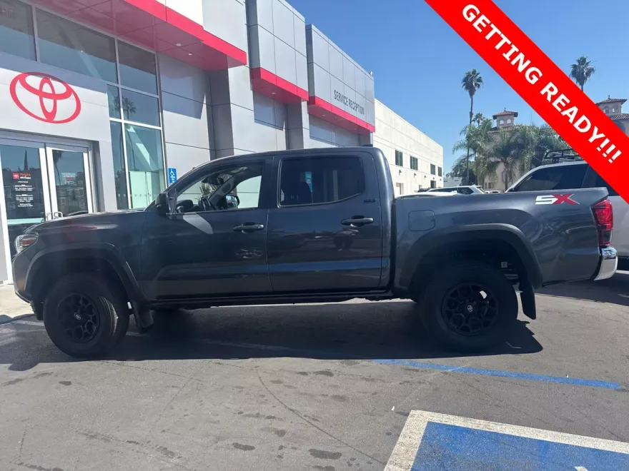 2023 Toyota Tacoma SR5 V6 photo 1