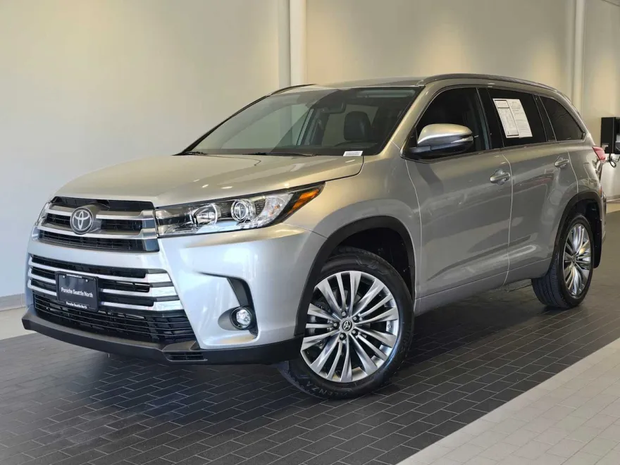 2019 Toyota Highlander Limited photo 1