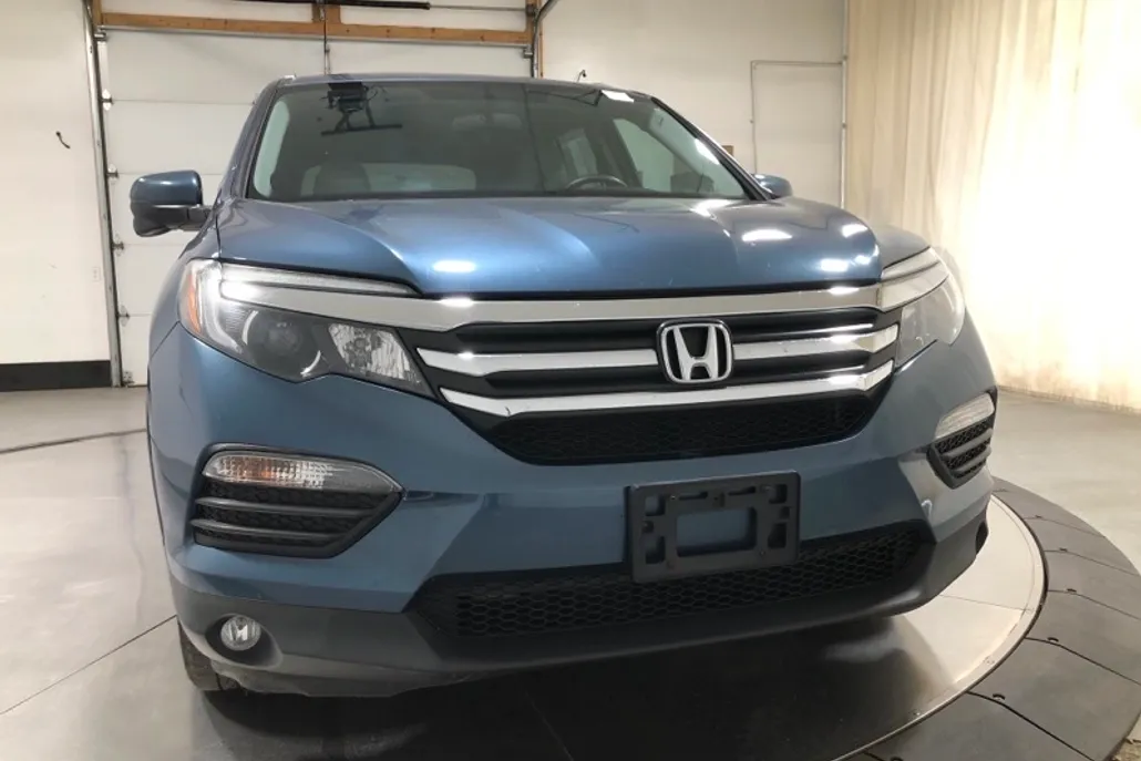 2017 Honda Pilot EX photo 1