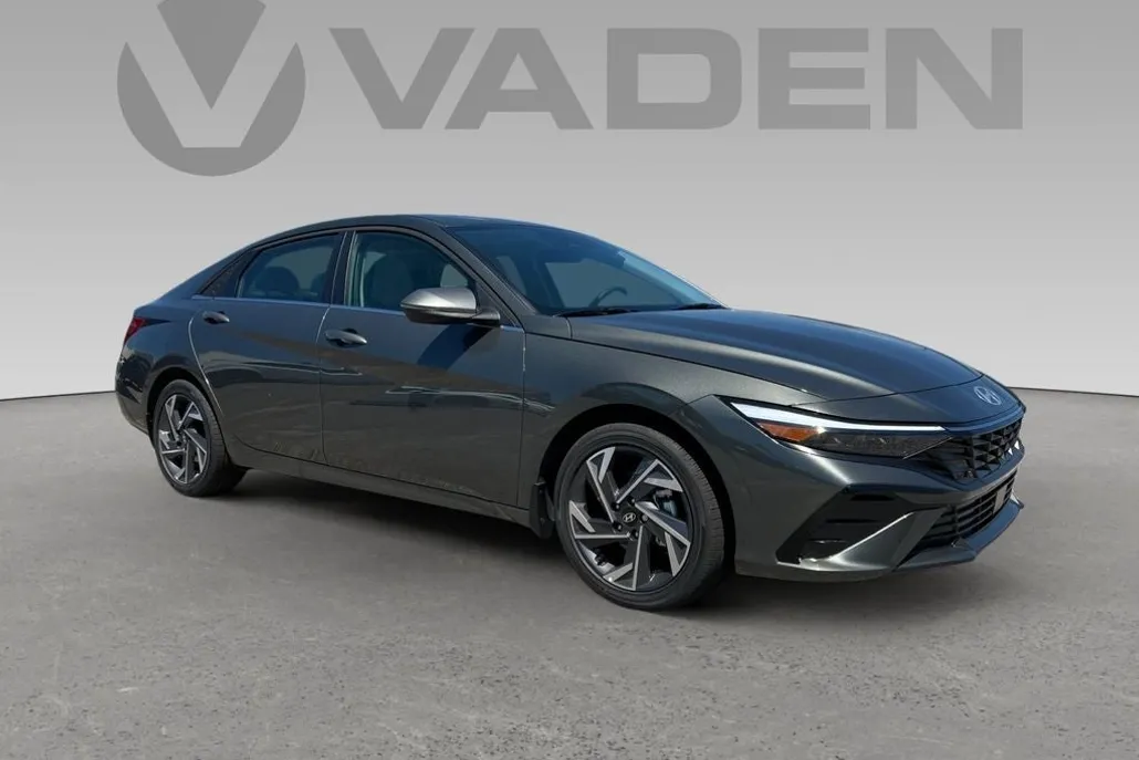 2025 Hyundai Elantra Limited photo 1