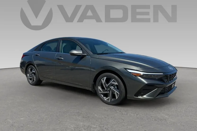 2025 Hyundai Elantra Limited photo 1