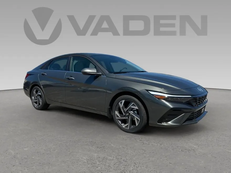 2025 Hyundai Elantra Limited photo 1