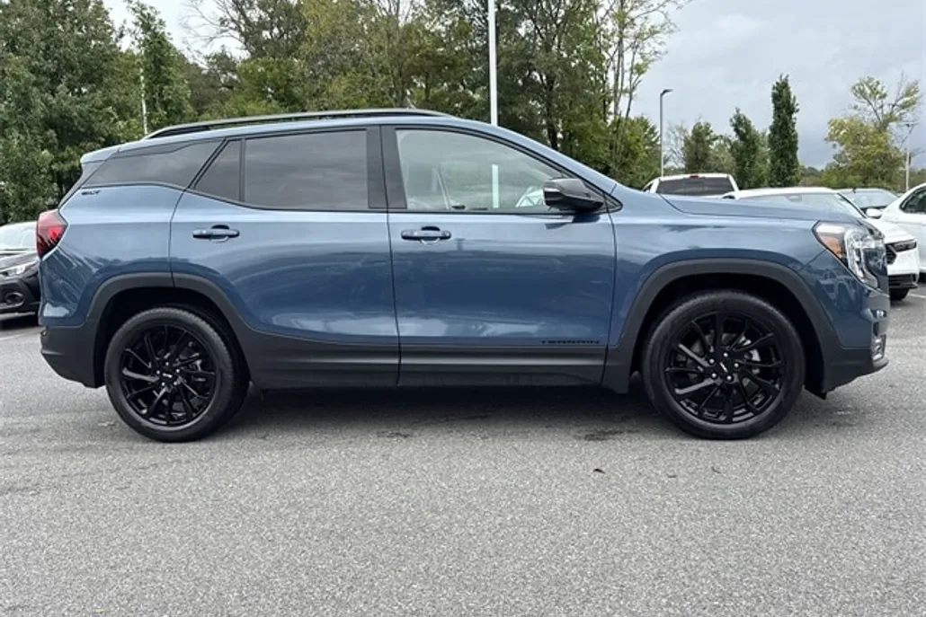 2024 Gmc Terrain SLT photo 1