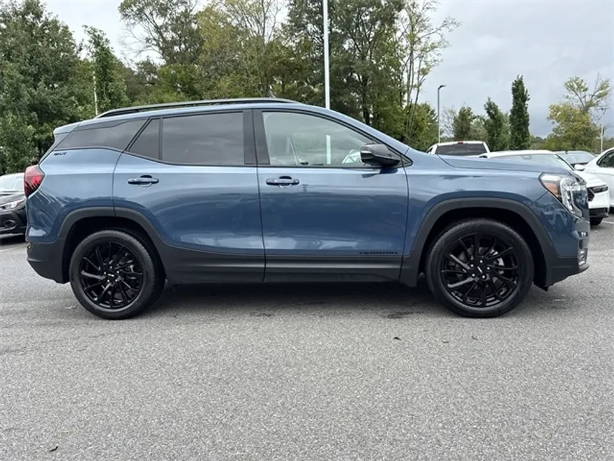2024 Gmc Terrain SLT photo 1