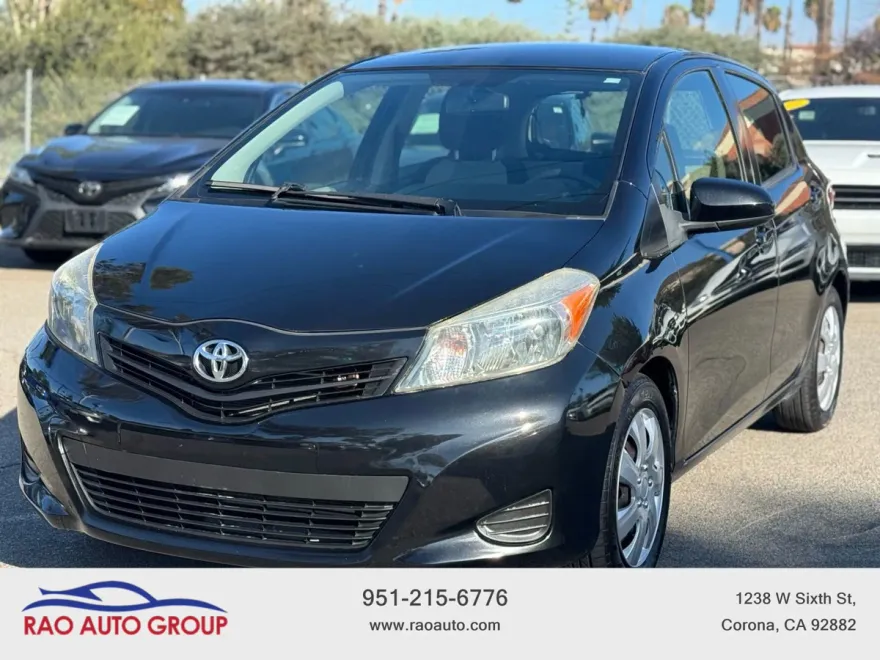 2012 Toyota Yaris L photo 1