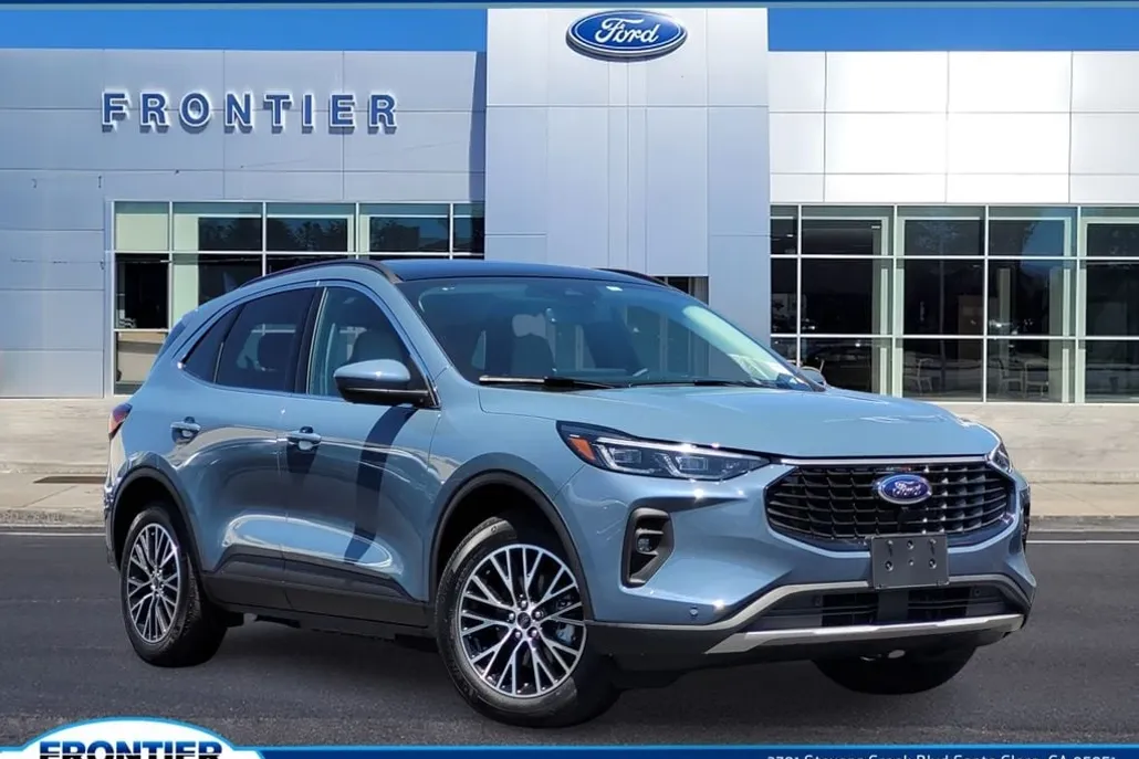 2025 Ford Escape Titanium photo 1