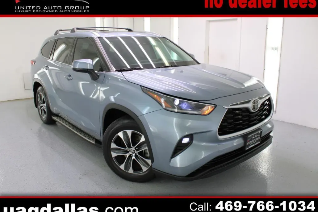2021 Toyota Highlander XLE photo 1