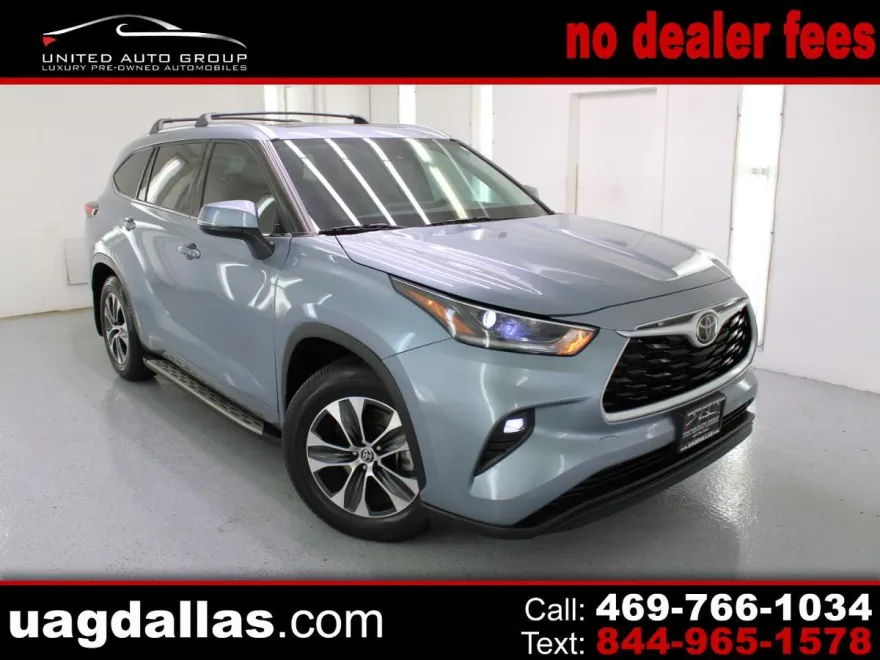 2021 Toyota Highlander XLE photo 1