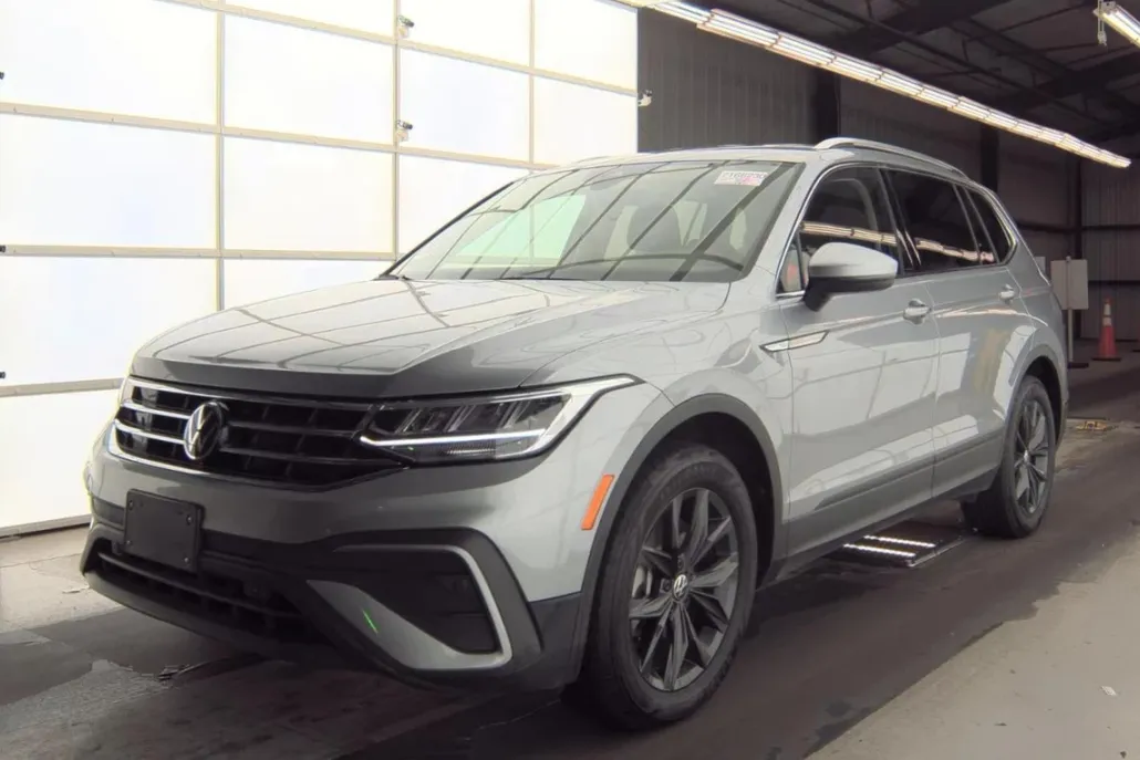 2024 Volkswagen Tiguan SE Wolfsburg Edition photo 1
