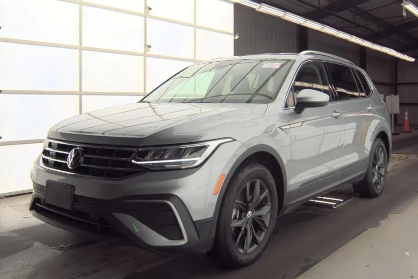 2024 Volkswagen Tiguan SE Wolfsburg Edition photo 1