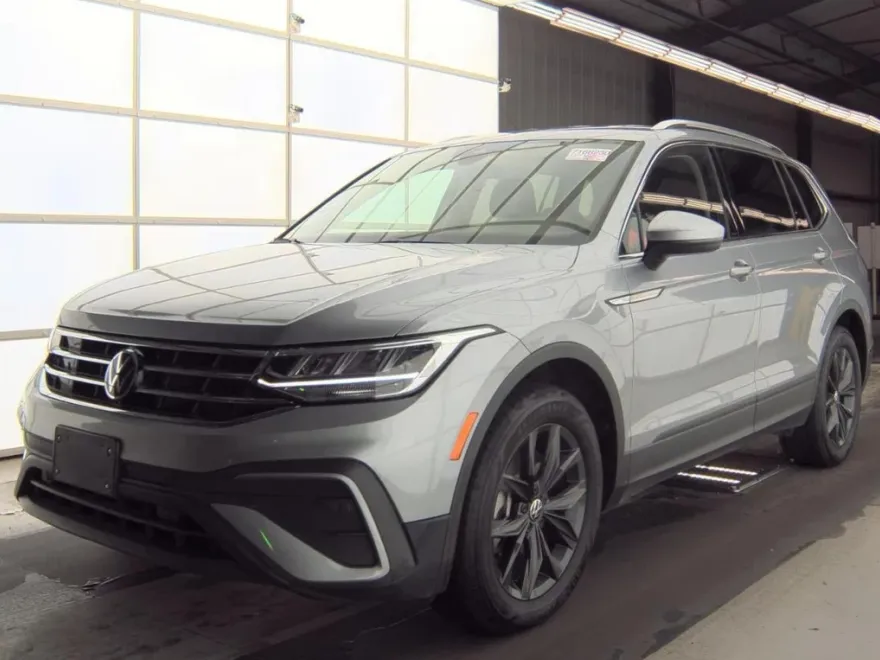 2024 Volkswagen Tiguan SE Wolfsburg Edition photo 1