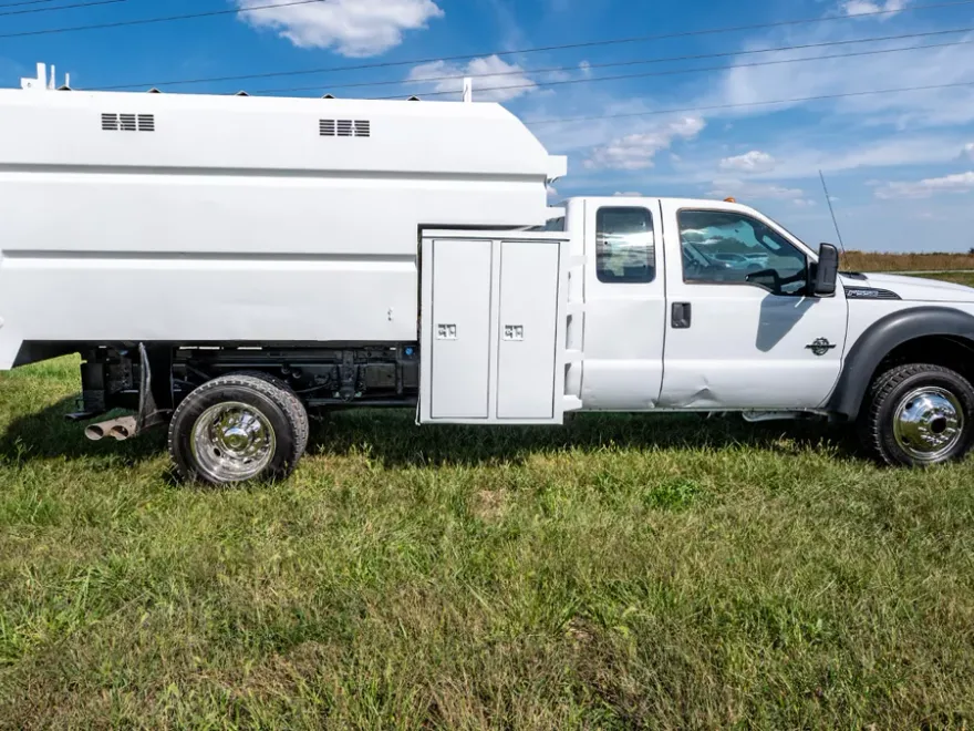2013 Ford F-550 photo 1