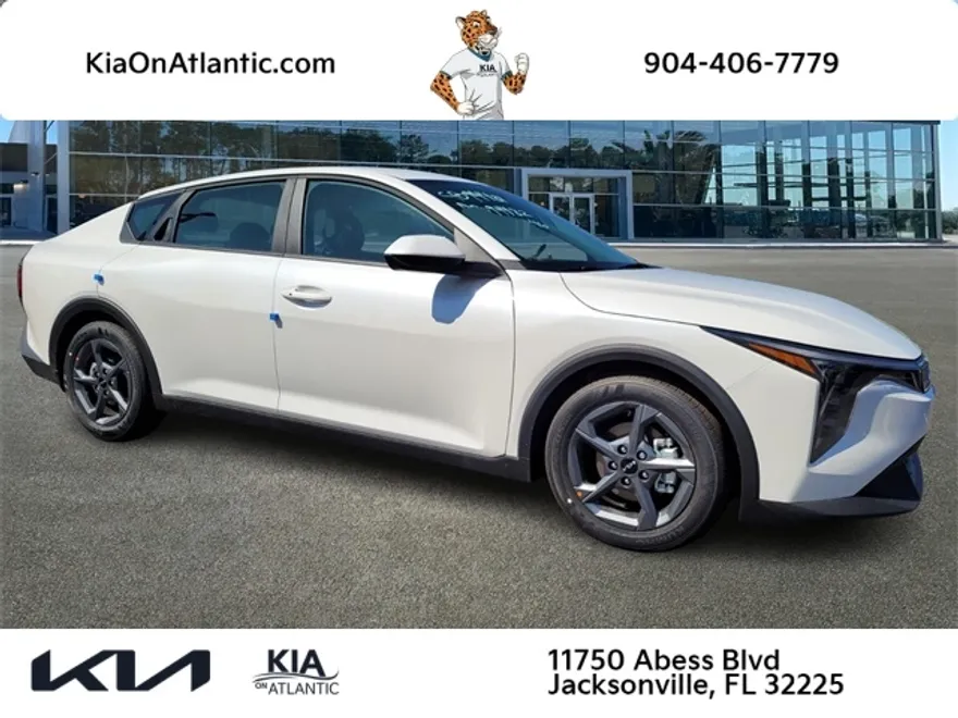 2025 Kia K4 LXS photo 1