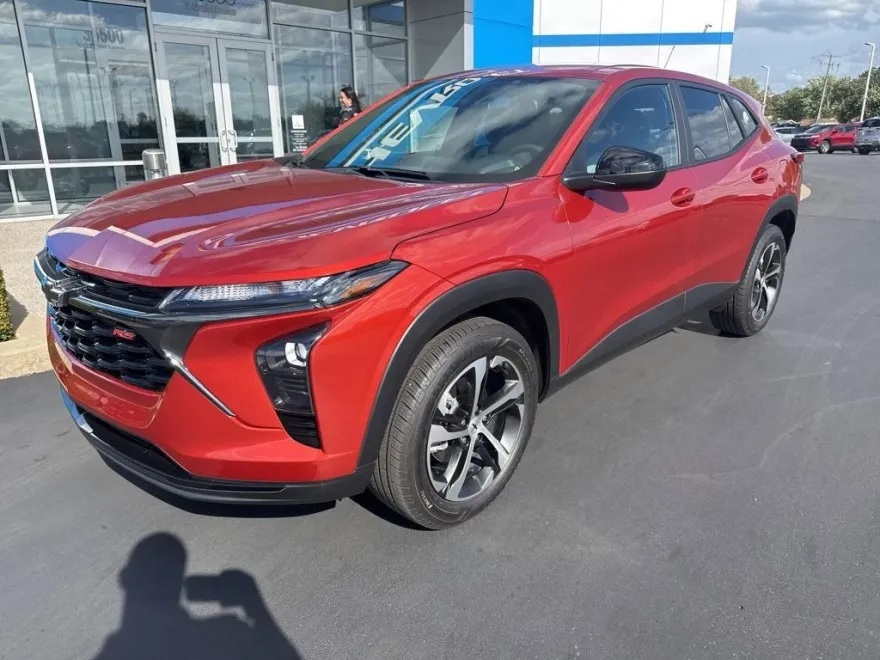 2024 Chevrolet Trax photo 1