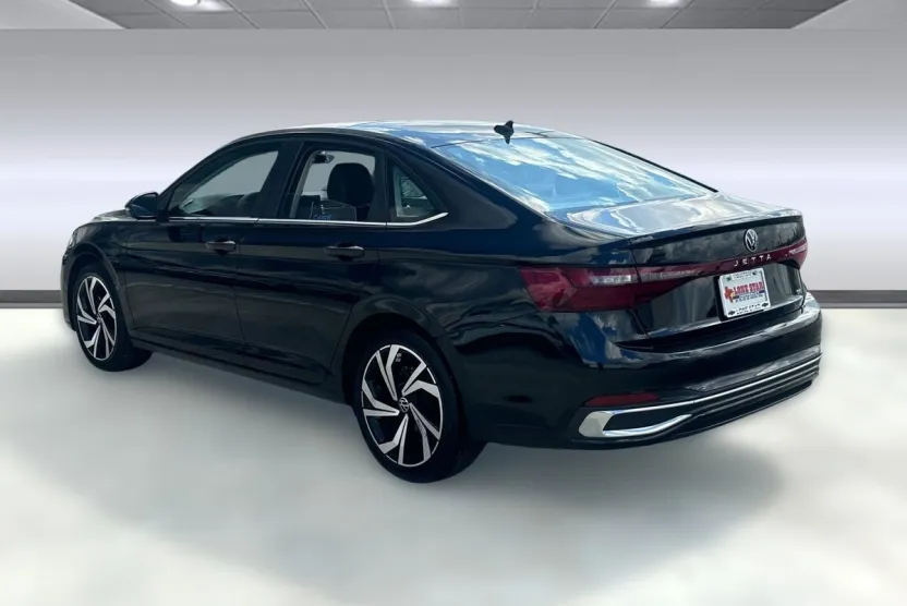 2025 Volkswagen Jetta SEL photo 1