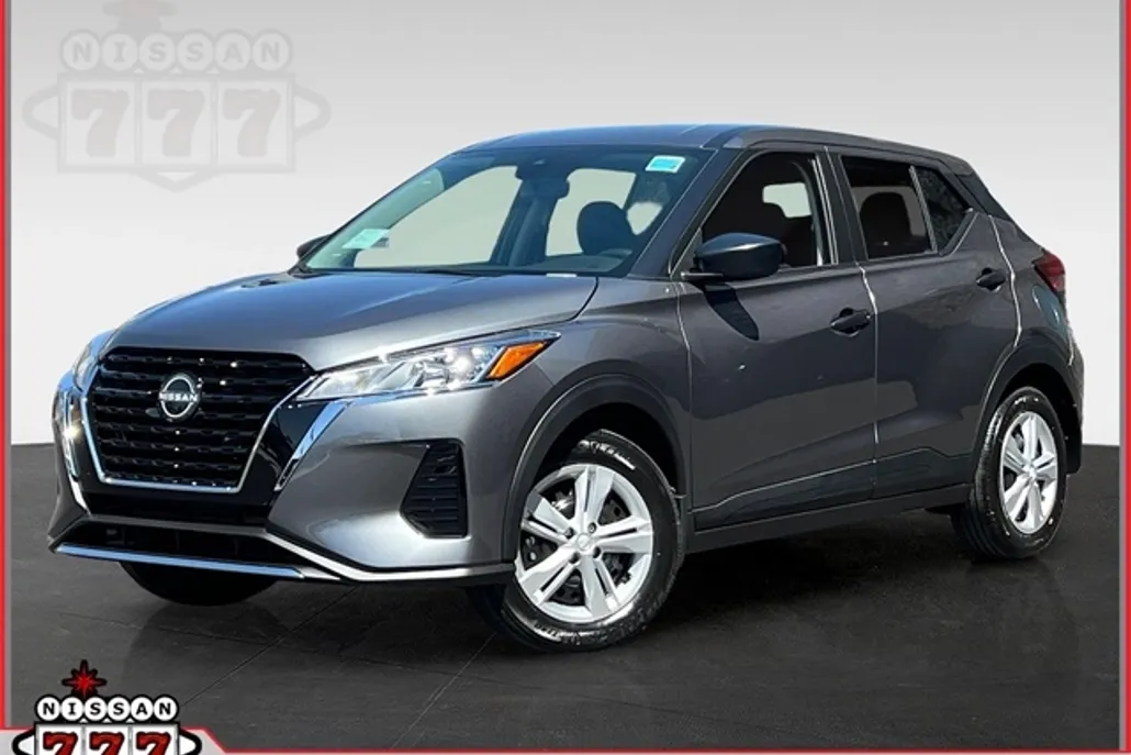 2025 Nissan Kicks Play S photo 1