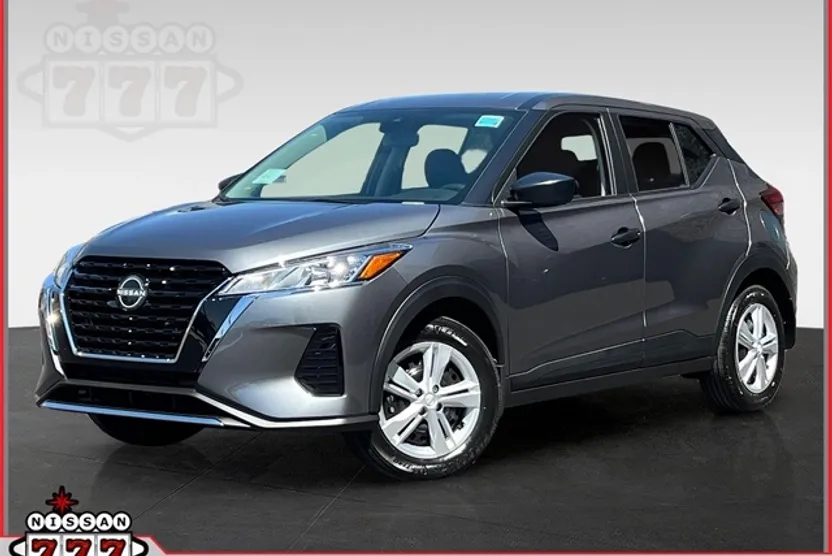 2025 Nissan Kicks Play S photo 1