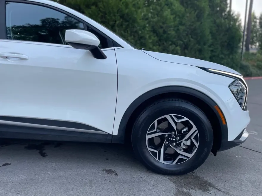 2024 Kia Sportage LX photo 1