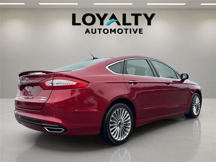 2016 Ford Fusion Titanium photo 1