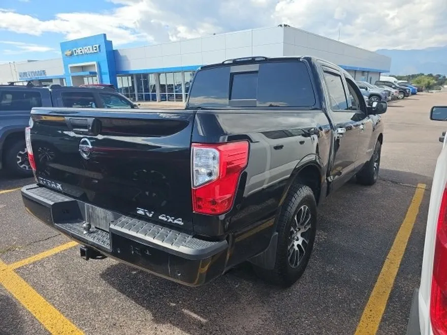 2021 Nissan Titan SV photo 1