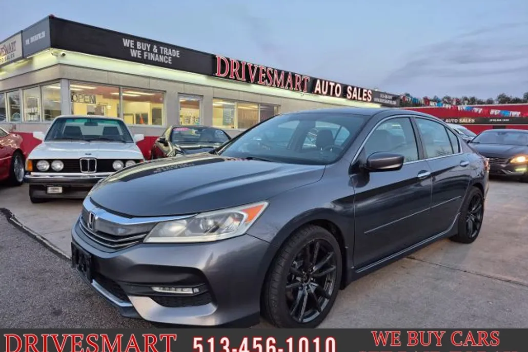 2017 Honda Accord Sport photo 1