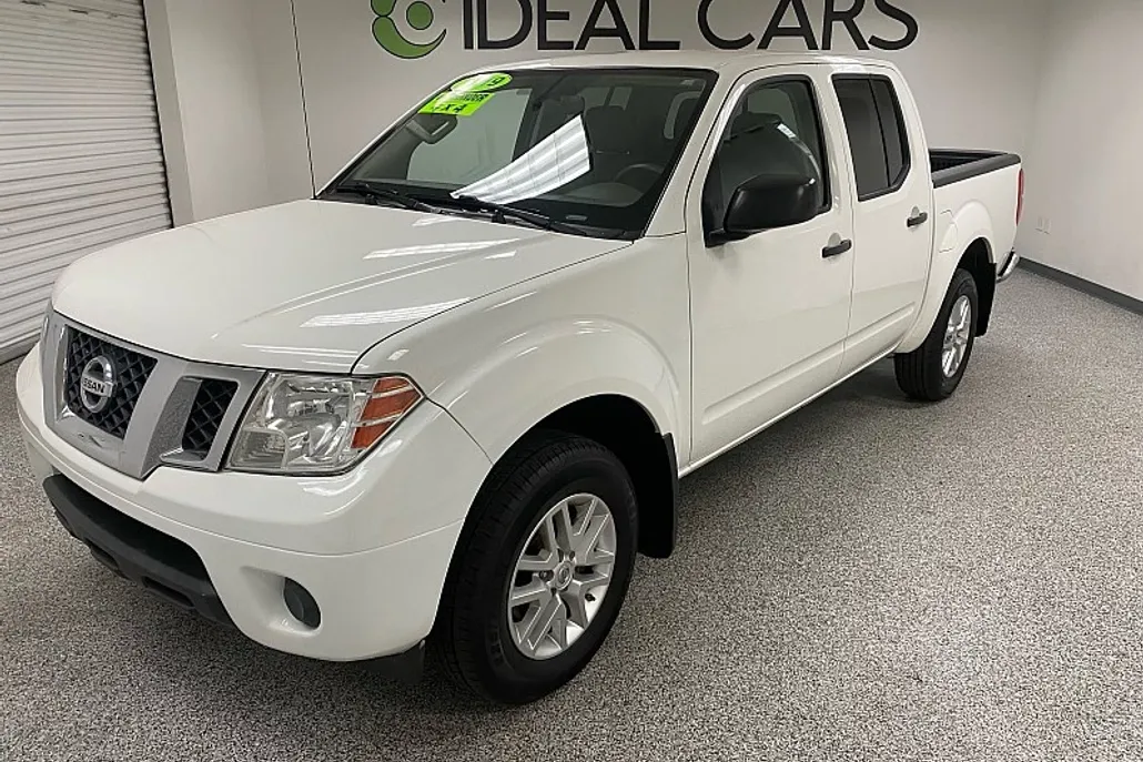 2019 Nissan Frontier Crew Cab SV photo 1