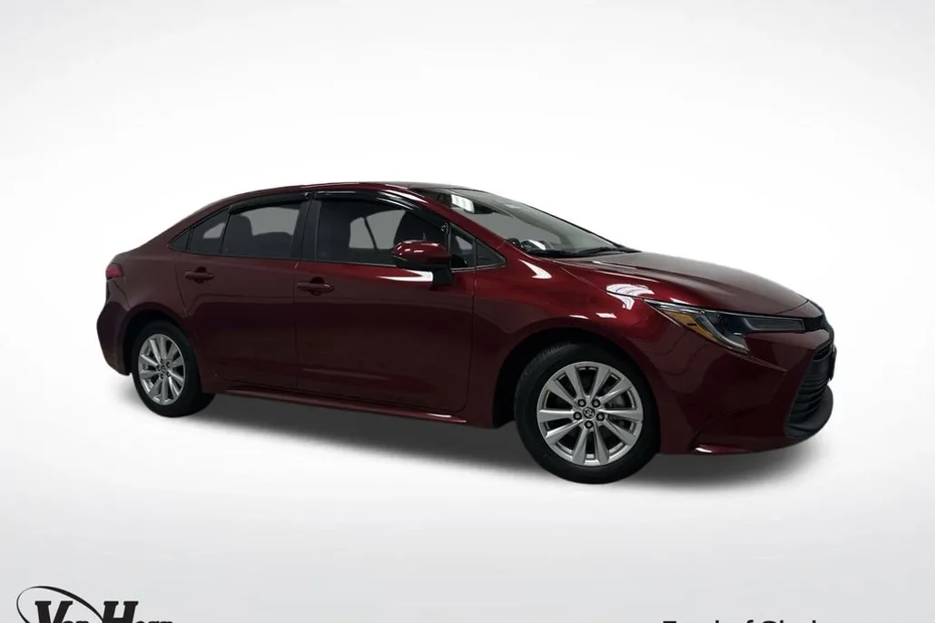 2023 Toyota Corolla LE photo 1