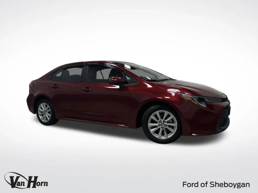 2023 Toyota Corolla LE photo 1