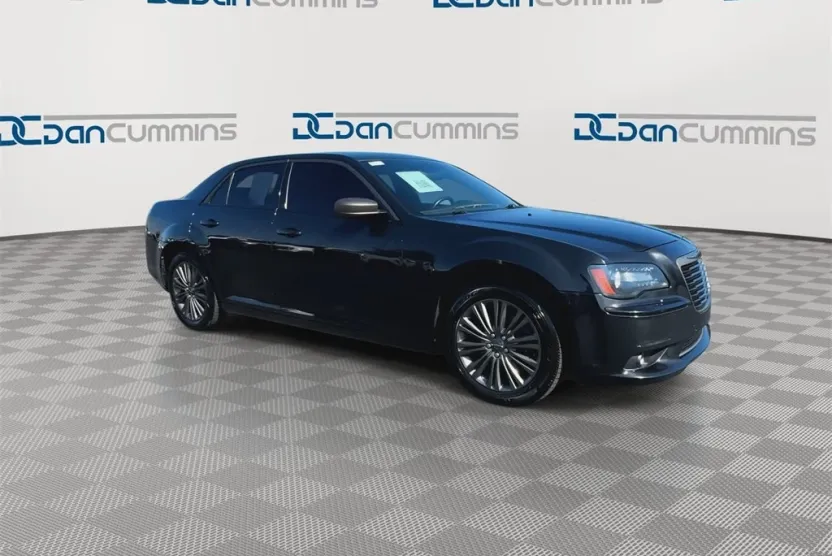 2014 Chrysler 300 C Luxury photo 1
