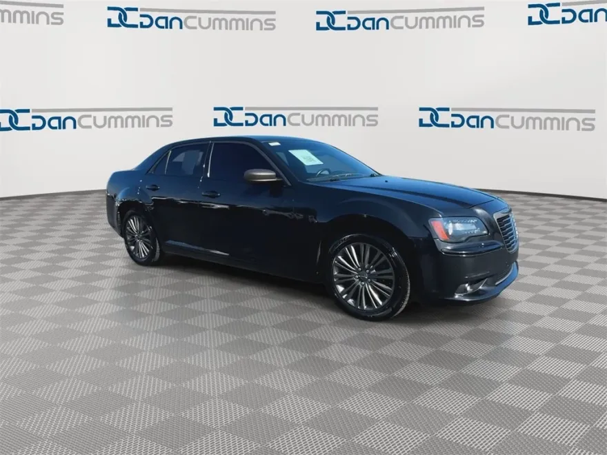 2014 Chrysler 300 C Luxury photo 1