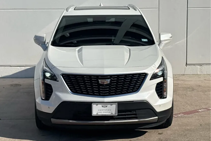 2023 Cadillac XT4 Premium Luxury photo 1