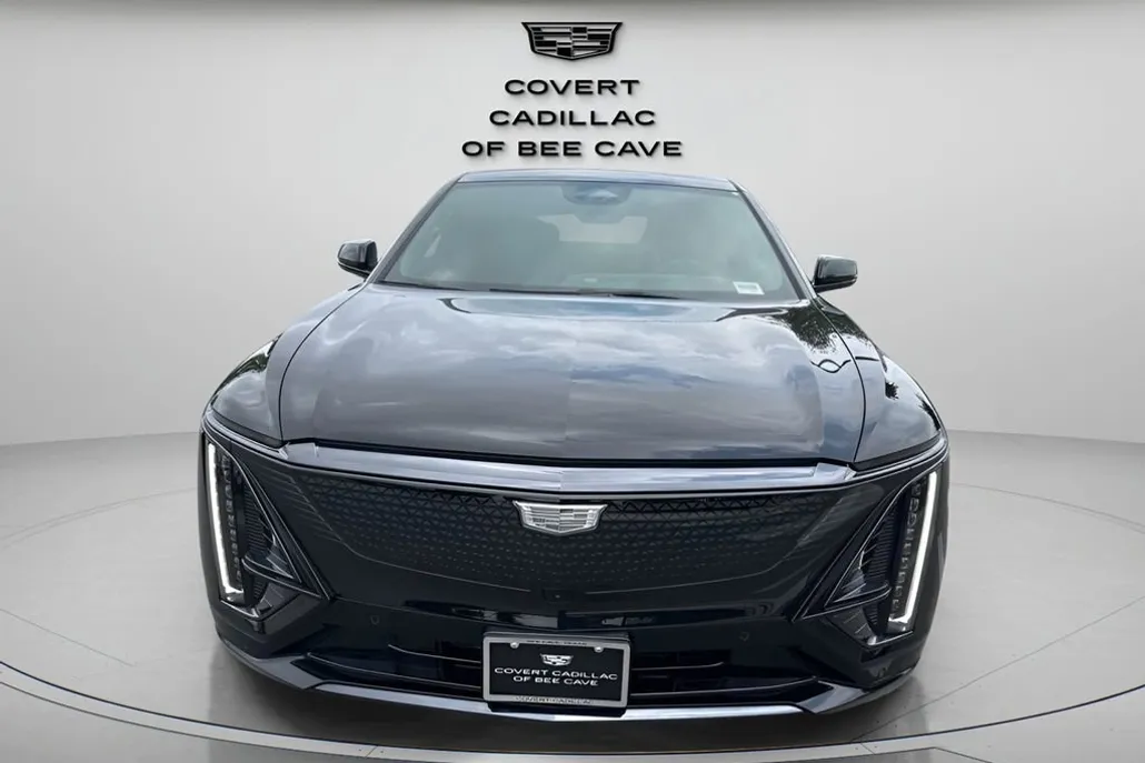2025 Cadillac Lyriq Sport photo 1
