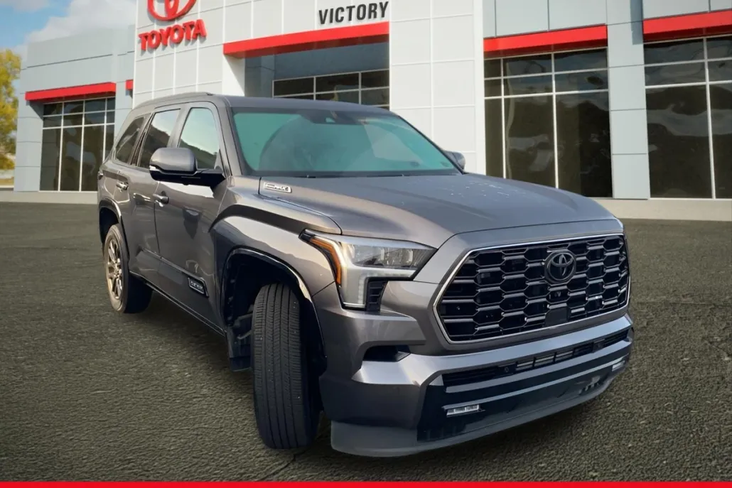 2024 Toyota Sequoia Platinum photo 1