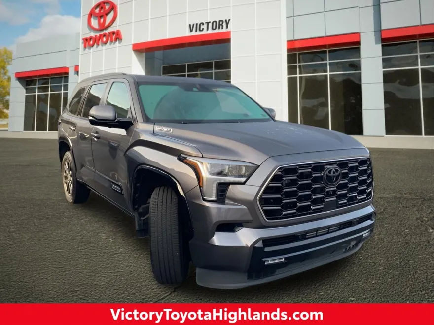 2024 Toyota Sequoia Platinum photo 1