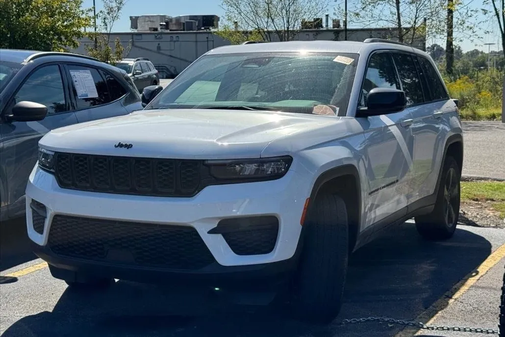 2023 Jeep Grand Cherokee Altitude X photo 1