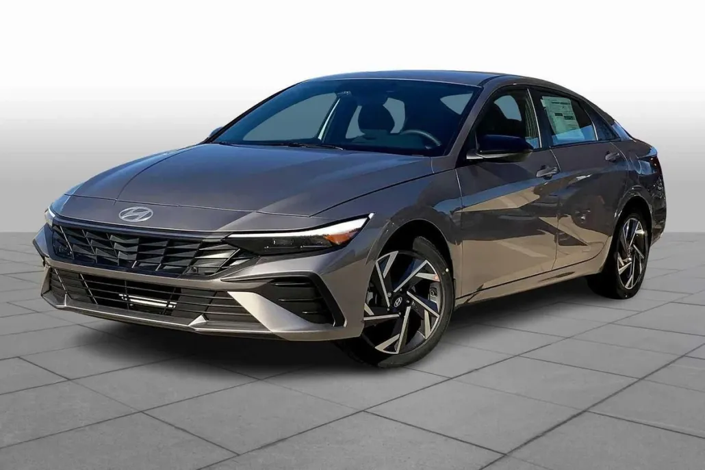 2025 Hyundai Elantra SEL Sport photo 1