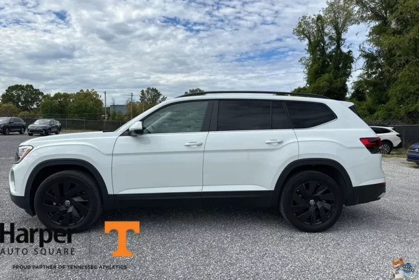 2024 Volkswagen Atlas SE Technology photo 1