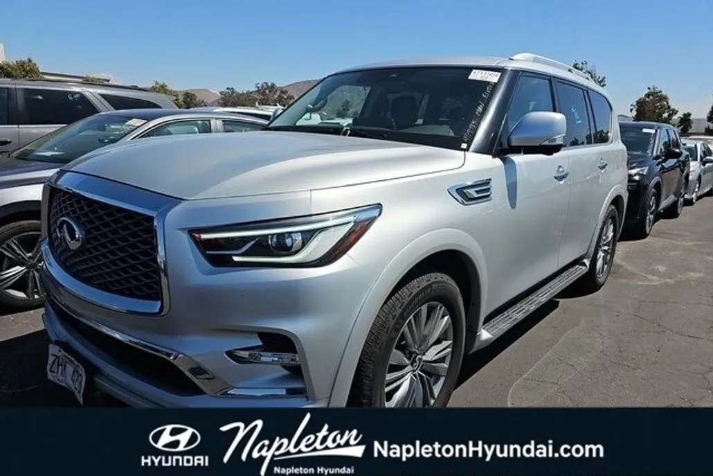 2022 Infiniti QX80 Luxe photo 1