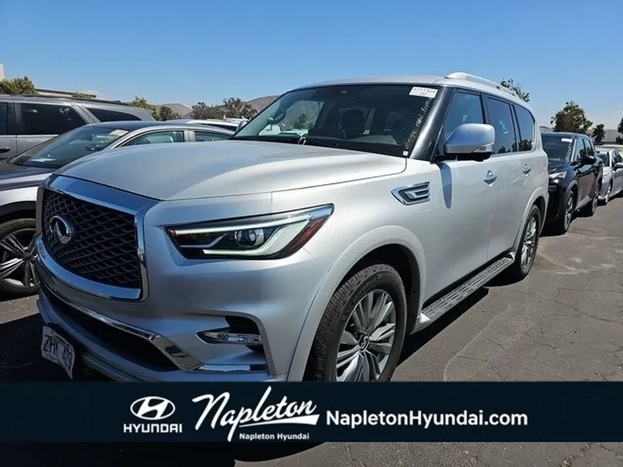 2022 Infiniti QX80 Luxe photo 1