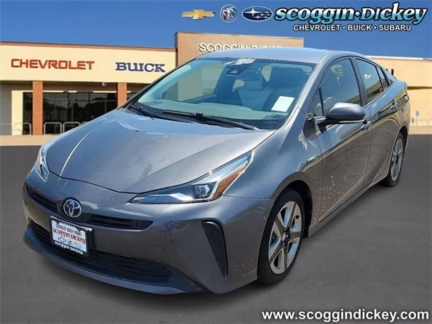2021 Toyota Prius L Eco photo 1