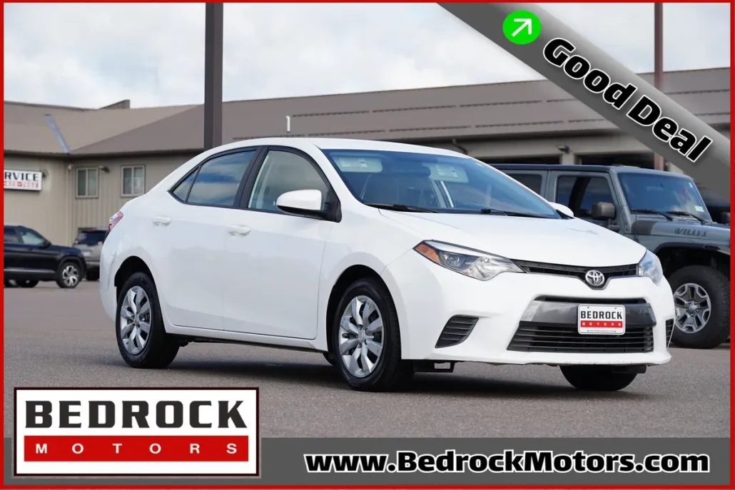 2016 Toyota Corolla LE photo 1