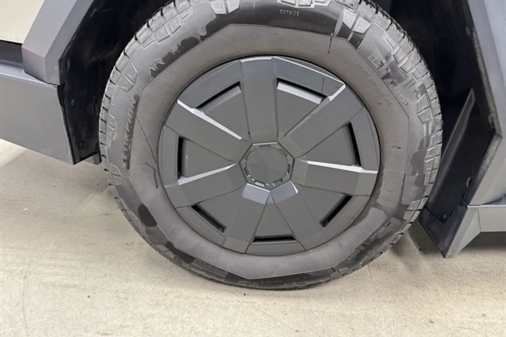 2024 Tesla Cybertruck All-Wheel Drive photo 1
