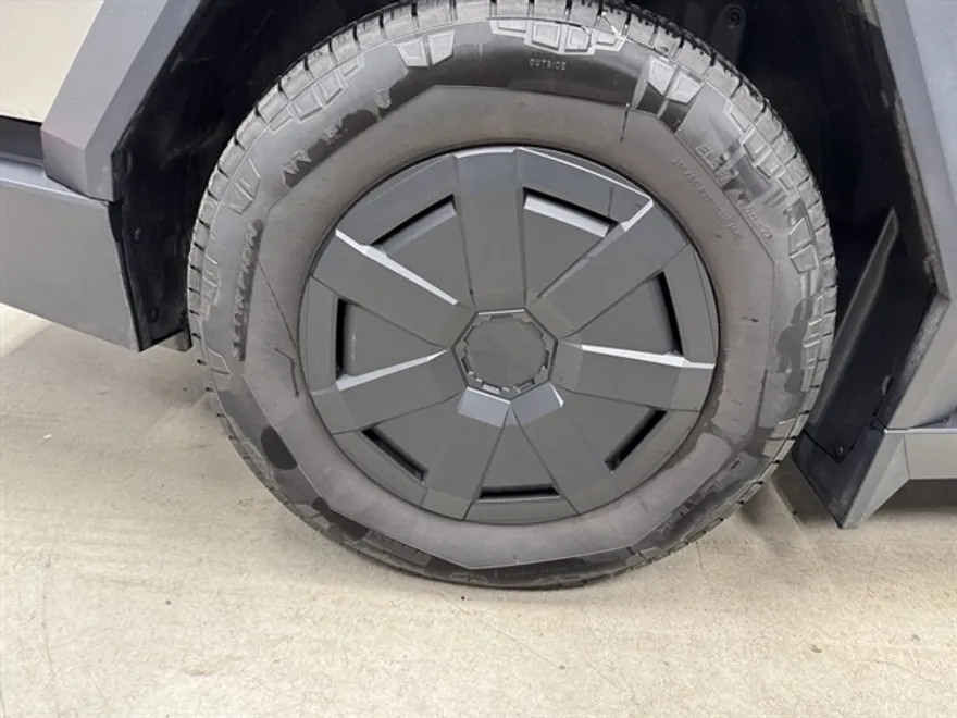 2024 Tesla Cybertruck All-Wheel Drive photo 1