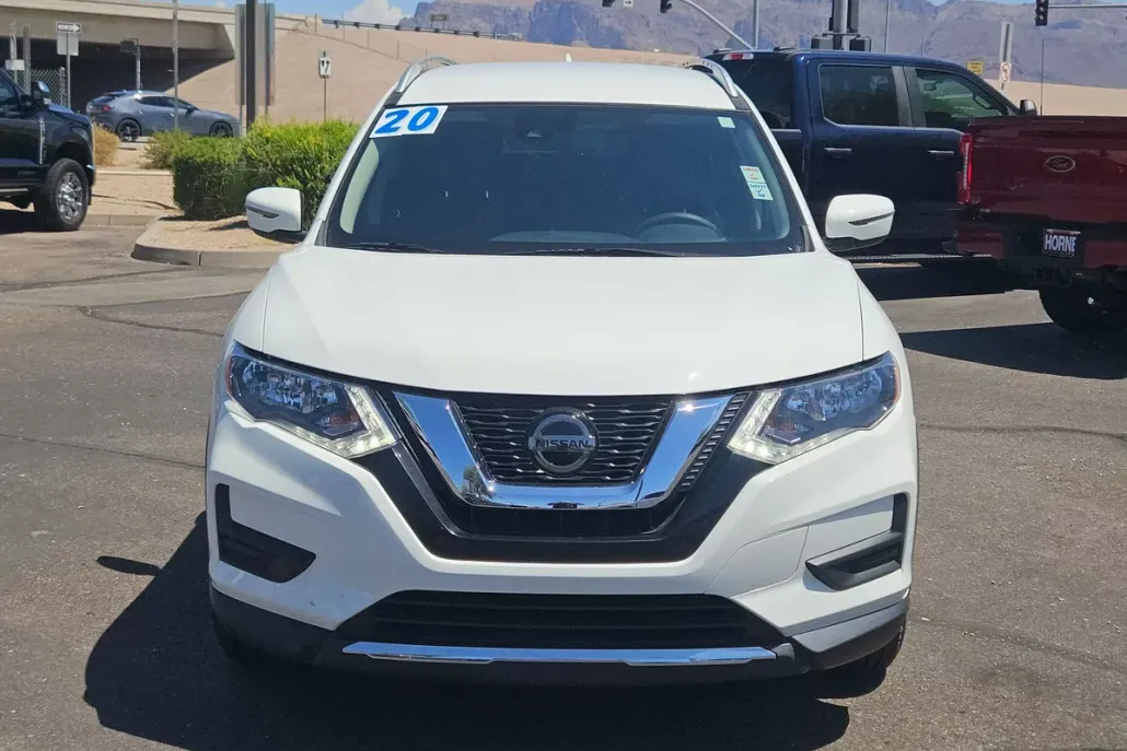 2020 Nissan Rogue SV photo 1
