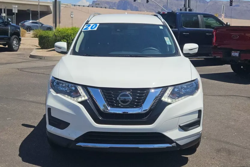 2020 Nissan Rogue SV photo 1
